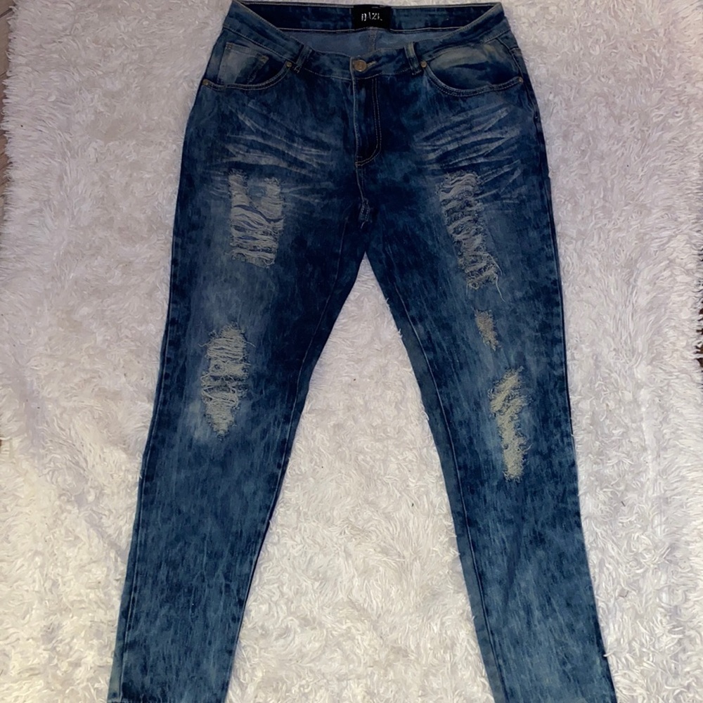 Women’s DAZL  Distressed Jeans